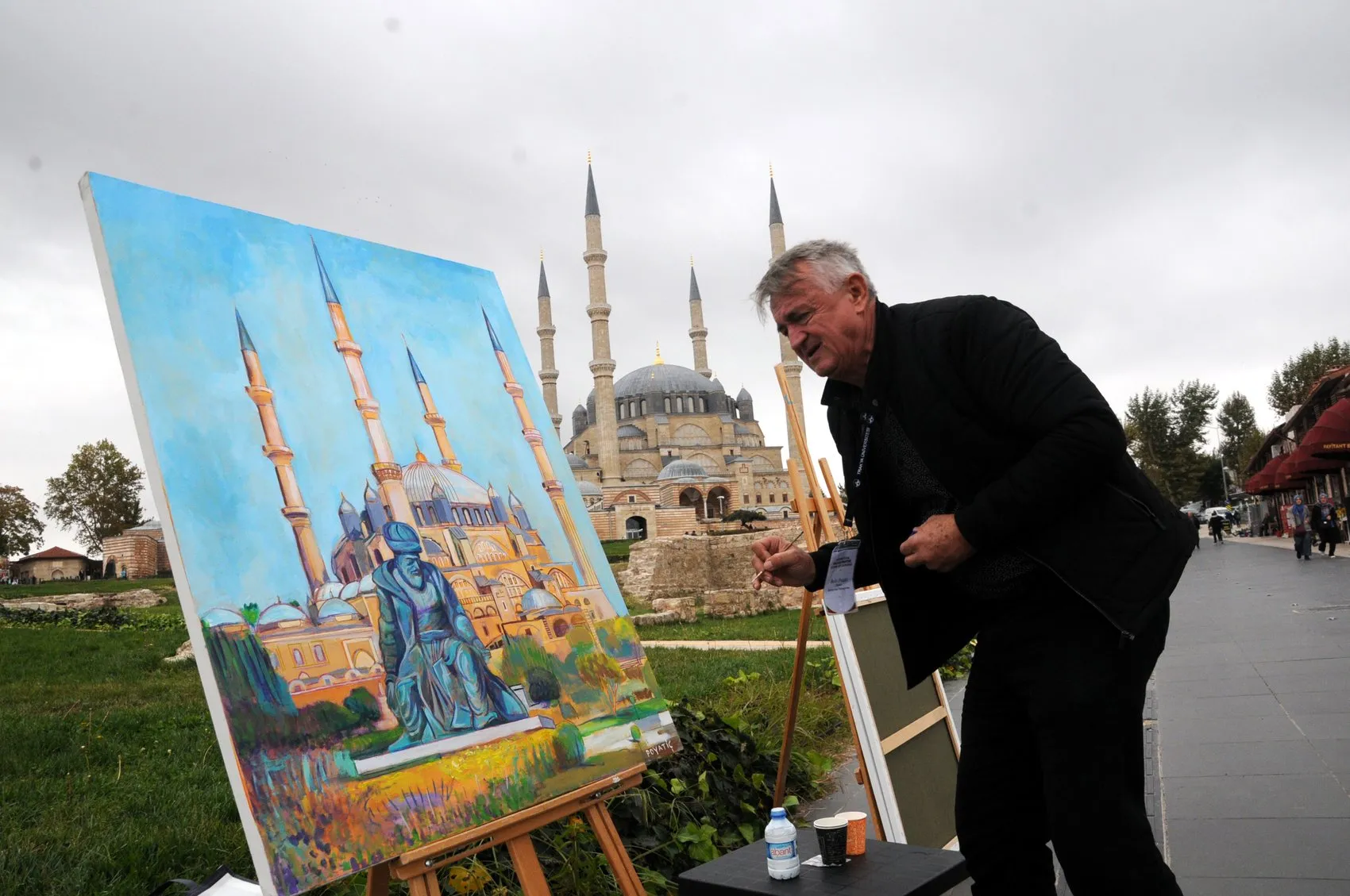 Selimiye'nin gölgesinde fırça darbeleri: Balkanlar'ın sanatçıları Edirne'de buluştu