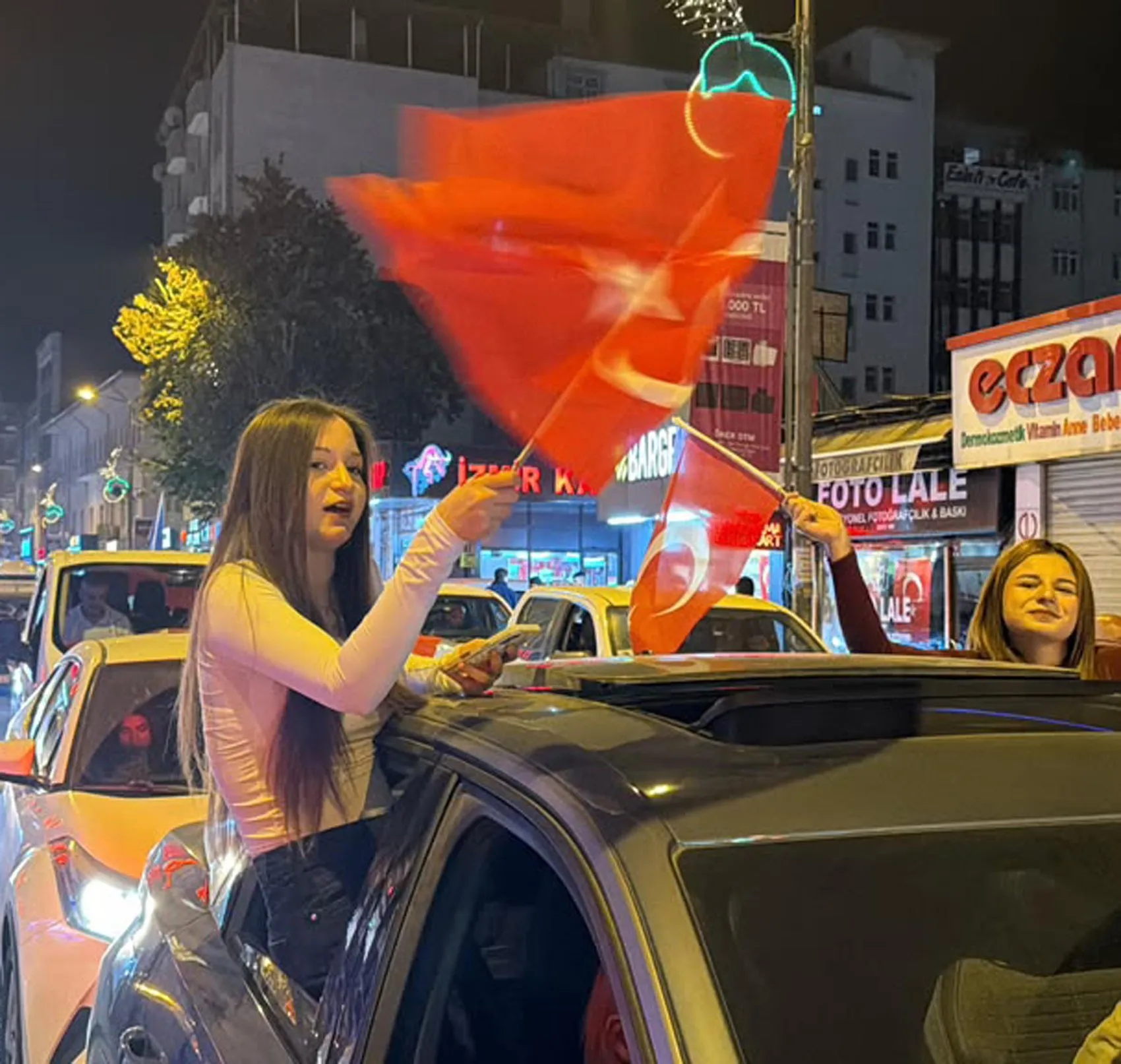 Iğdır sokaklarında 103 araçlık dev Cumhuriyet coşkusu