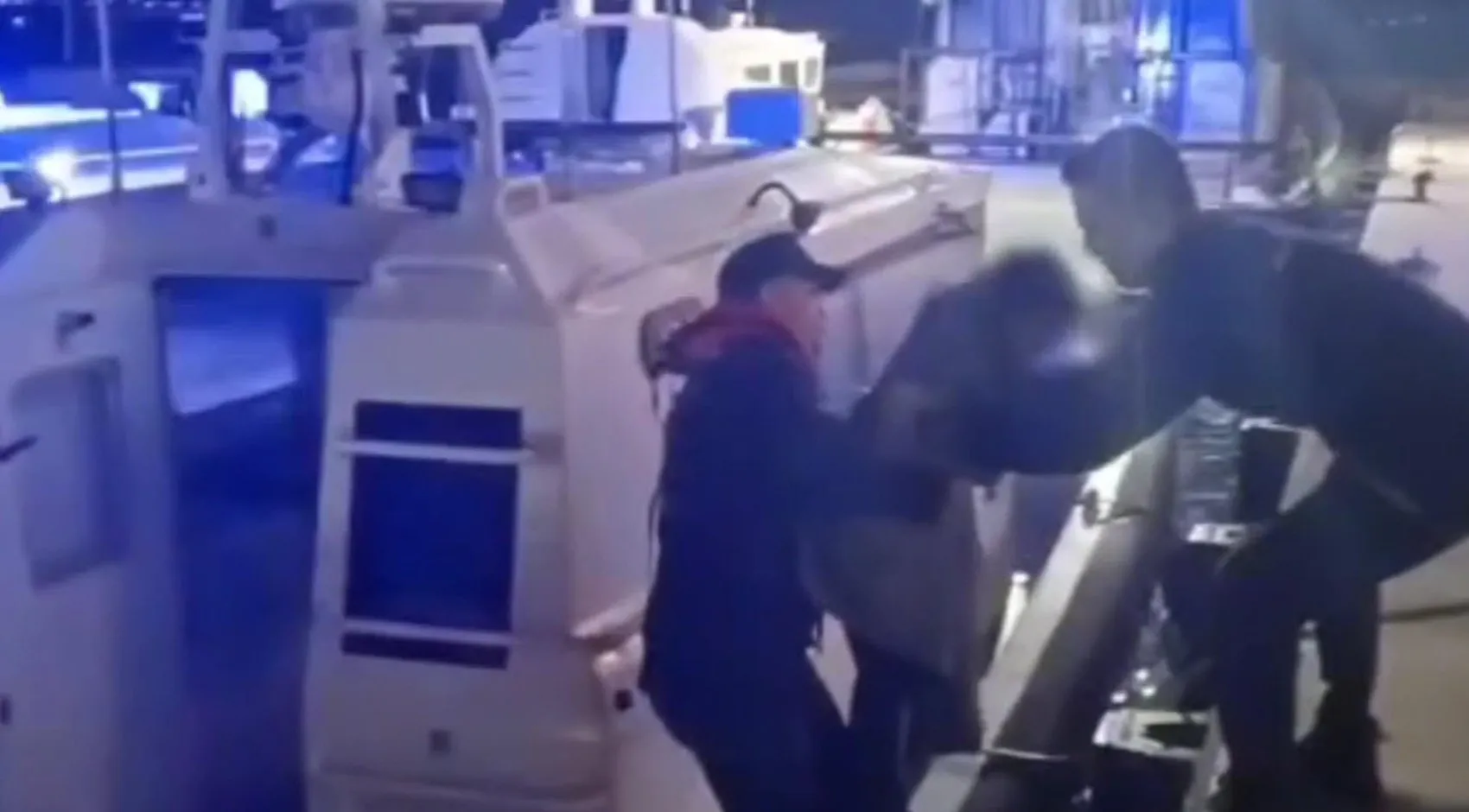 Ayvalık açıklarında 15 saatlik umutlu bekleyiş acı haberle noktalandı