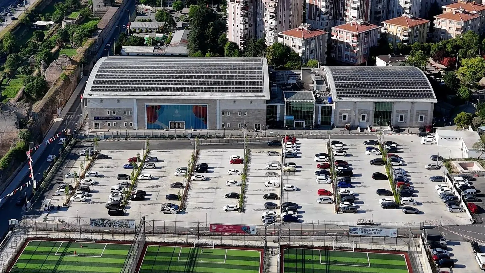 Fatih'in trafik yüküne 400 araçlık yeni nefes: Silivrikapı'da kapılar açıldı
