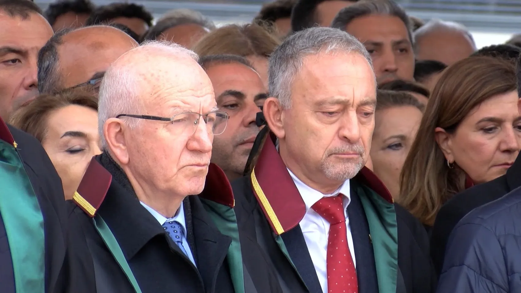 Taksim'de Cumhuriyet coşkusu: Anıt önünde resmi tören düzenlendi