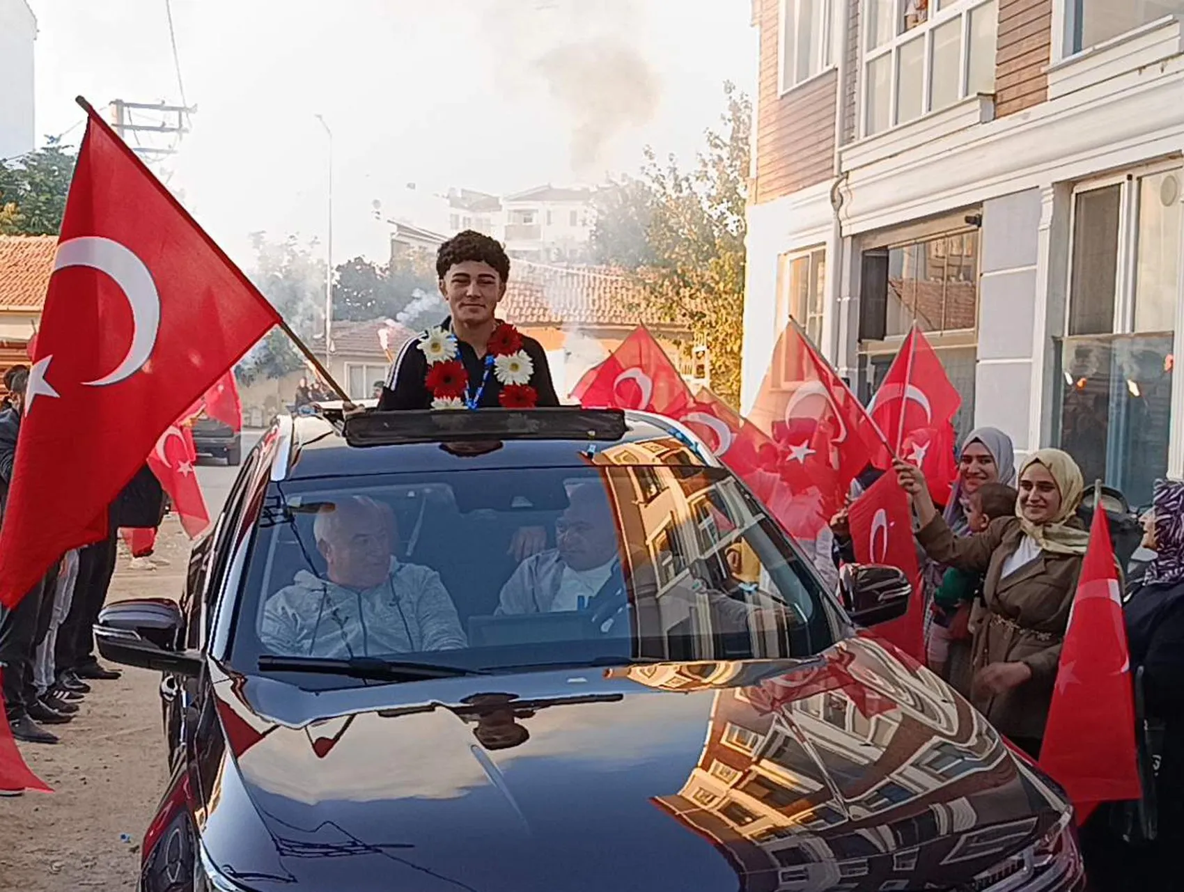 Edirne'nin genç pehlivanı minderde devleşti: Balkan şampiyonluğunu Filistin'e adadı