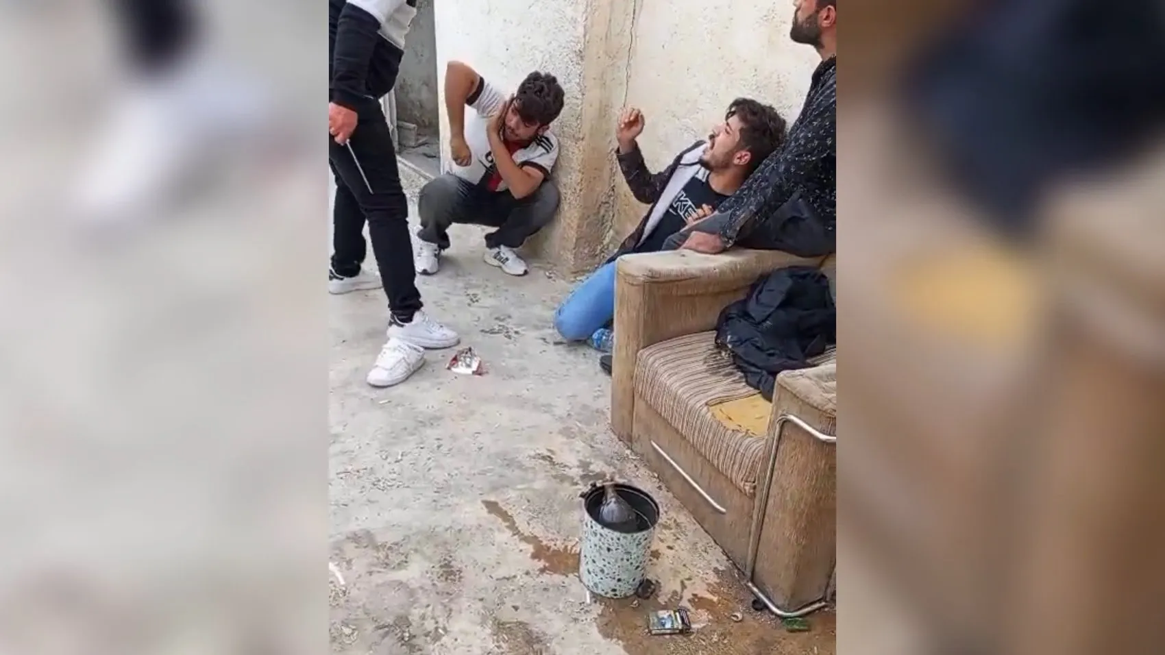 Şanlıurfa'da dehşet anları: Metruk binada dört kişiyi dakikalarca darp etti