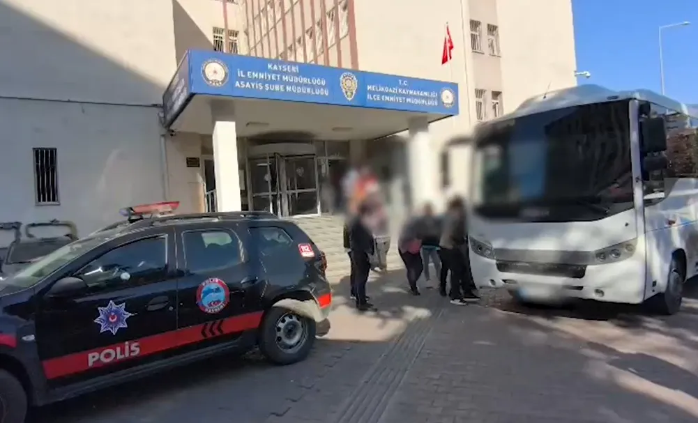 Kayseri'de masaj salonu maskesi düştü: 10 kişi demir parmaklıklar ardında