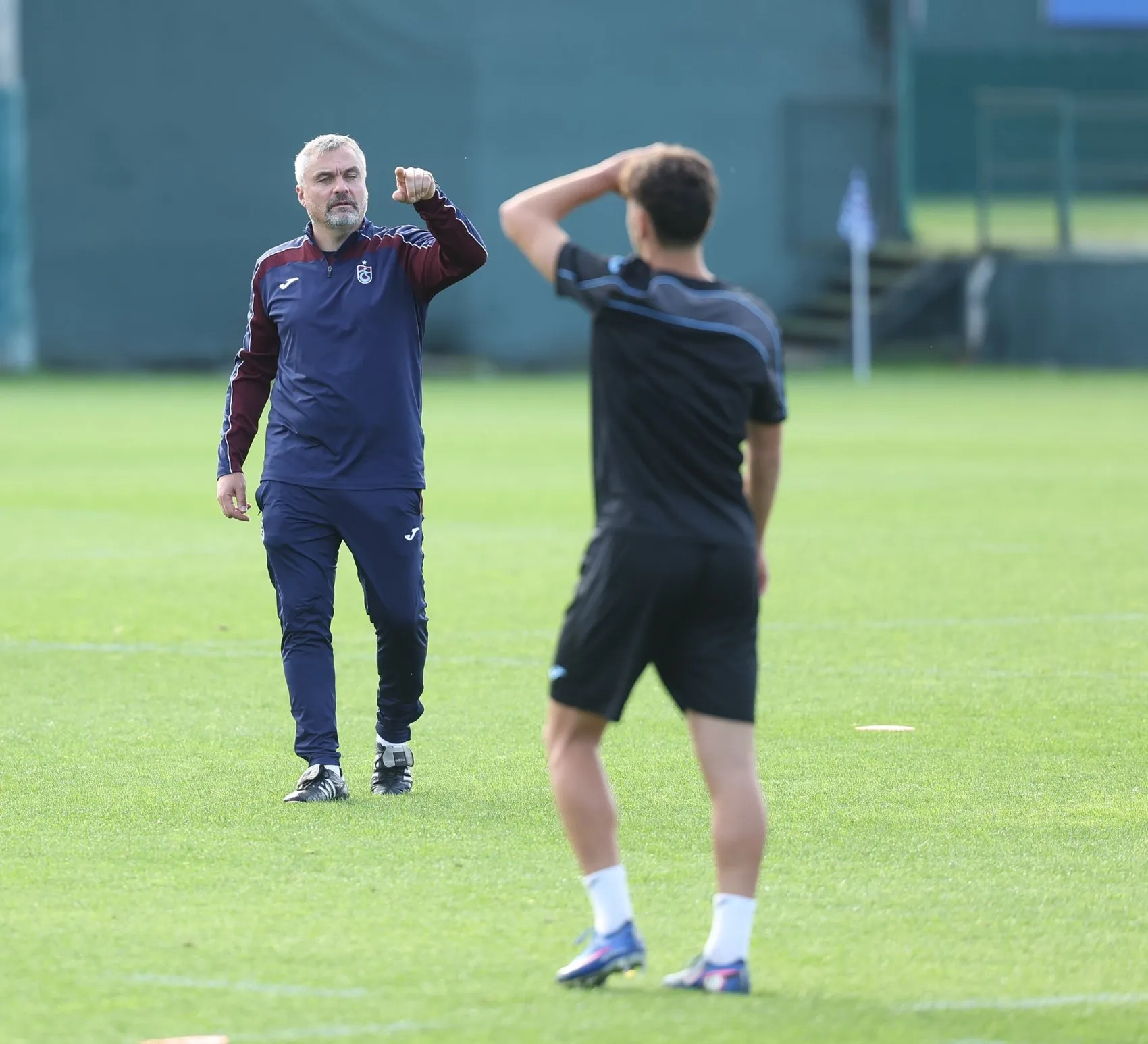 Bordo-mavililerde Hearts mesaisi bitti: Gözler kritik randevuya çevrildi