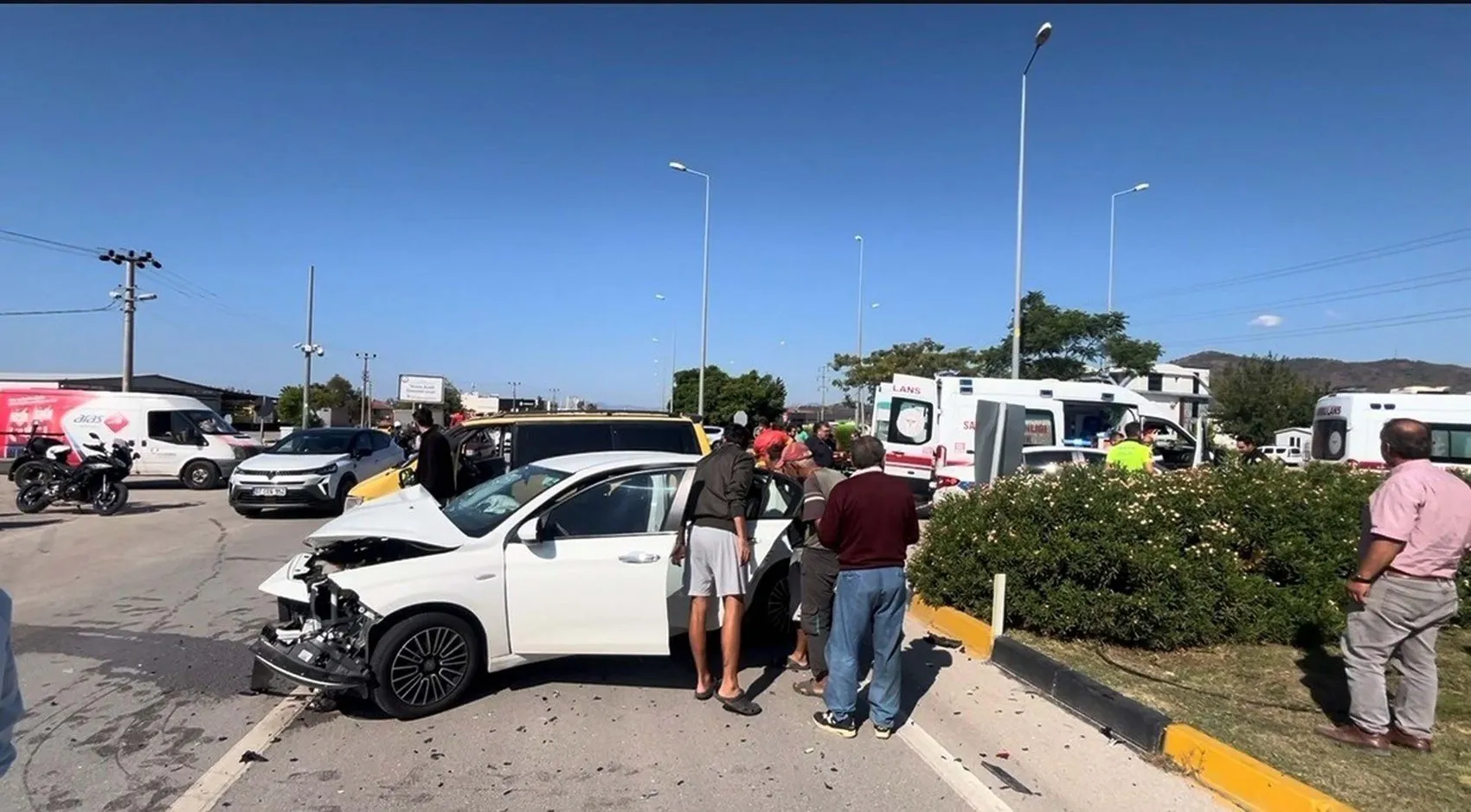 Fethiye'de kavşak dehşeti: Güvenlik kamerası o anları saniye saniye kaydetti
