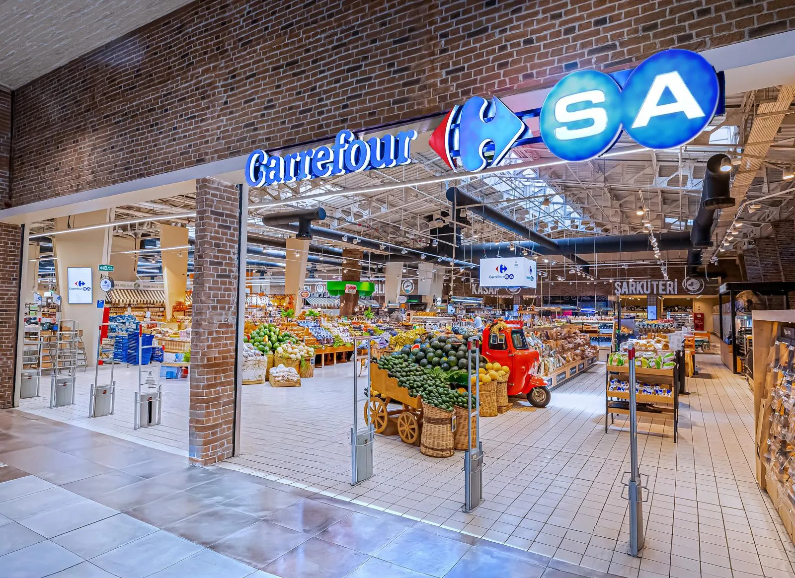 CarrefourSA'da kritik değişim: Perakende ve teknolojinin iki dev ismi yönetim kadrosuna katıldı