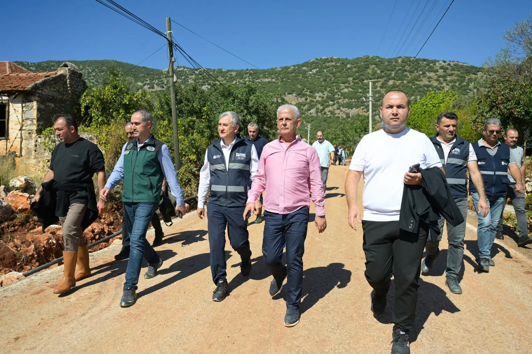 Demre'de kabus dolu saatler: Sel suları hayatı felç etti