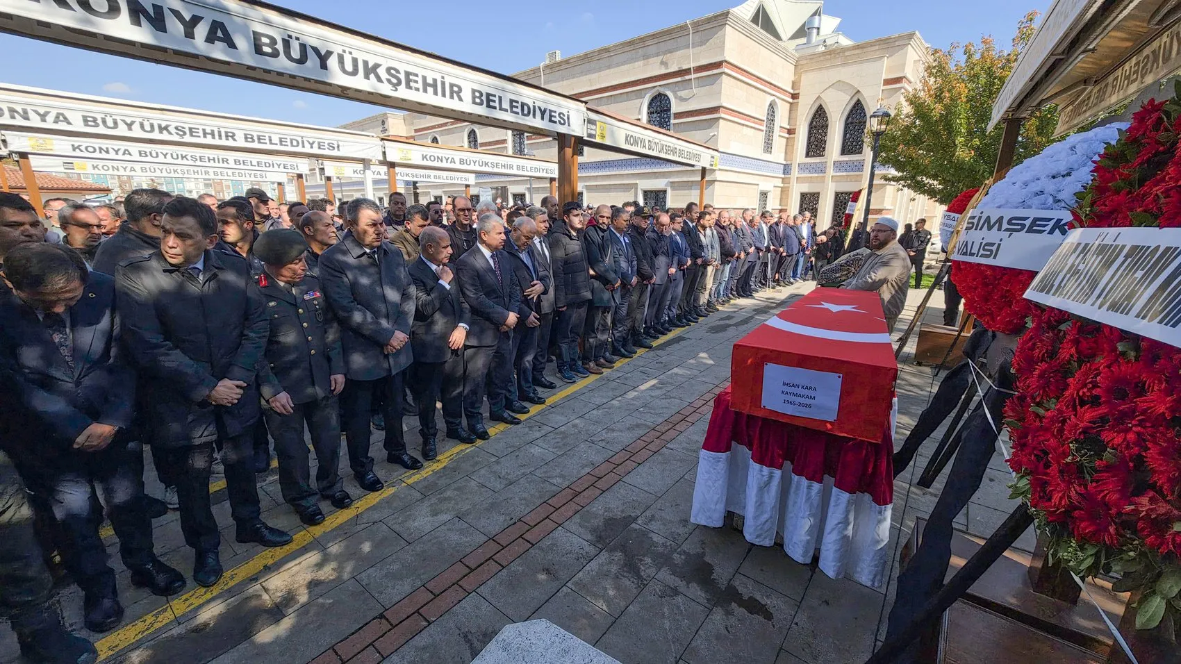 Muratpaşa Kaymakamı İhsan Kara son yolculuğuna uğurlandı