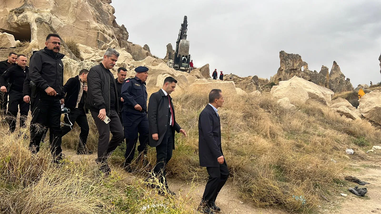 Göreme'de hüzünlü veda: Peribacasından kopan kaya parçaları üç can aldı
