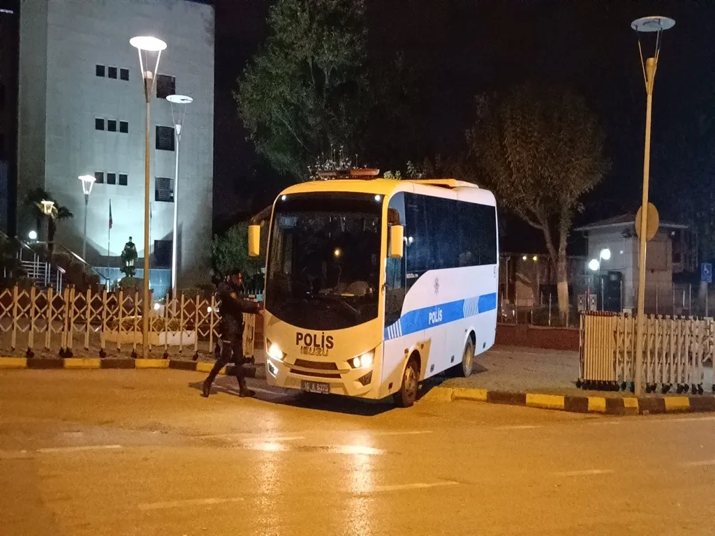 Nilüfer'de rüşvet davasında kritik gün: Eski başkan Erdem'in özgürlük talebine mahkemeden ret