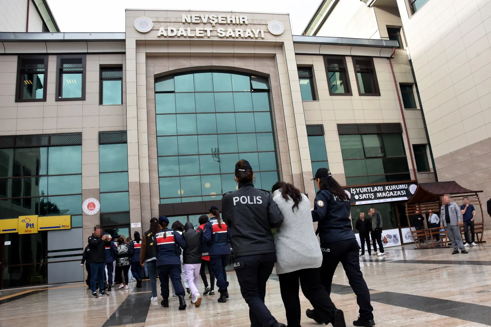Dokuz ilde eş zamanlı düğmeye basıldı: Fuhuş şebekesine ağır darbe