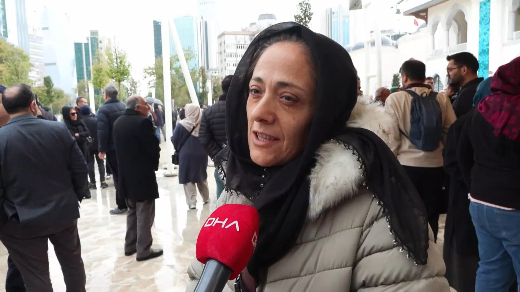 Torununu kurtarmak için pijama ile sokağa fırladı: Selin yuttuğu Turgut Dursun son yolculuğuna uğurlandı
