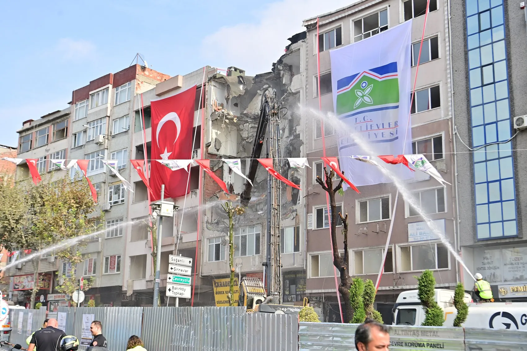 Bahçelievler'de 6 bininci yıkım: Deprem gerçeğine karşı devasa dönüşüm hamlesi