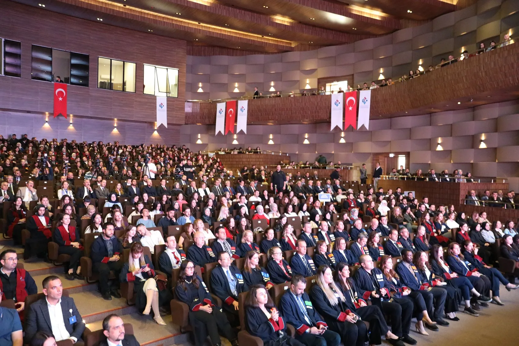 Bilal Erdoğan'dan Gaziantep'te gençlere çağrı: Sadece kendiniz için değil, dünya için üretin