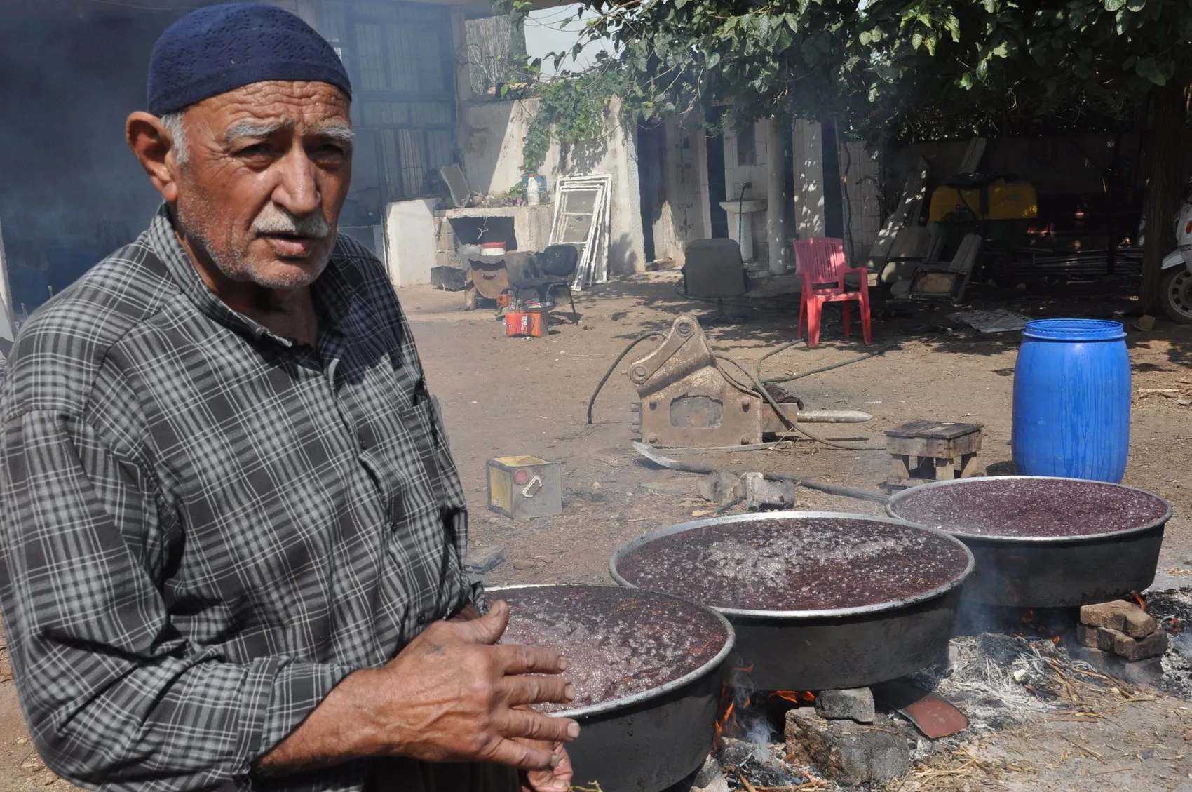 İslahiye'de bağ bozumu bitti, geleneksel pekmez mesaisi başladı