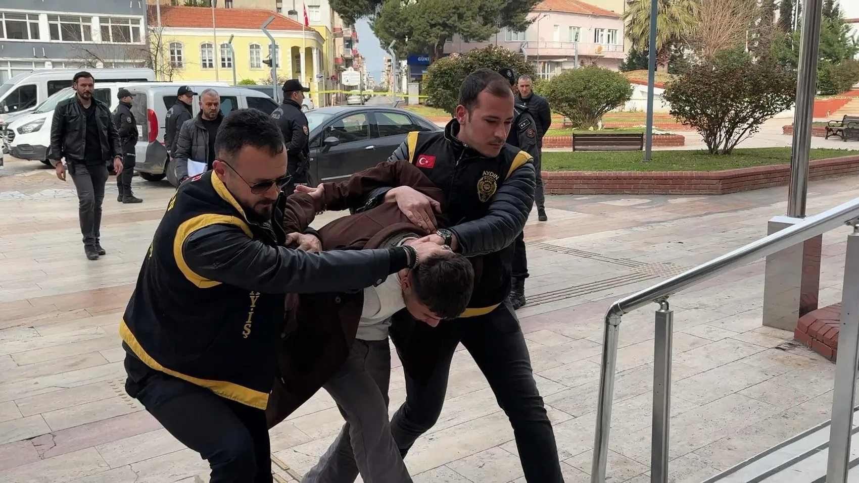 İki kardeşi fırında katletmişti: Mahkemede şaşırtan tahliye çıkışı