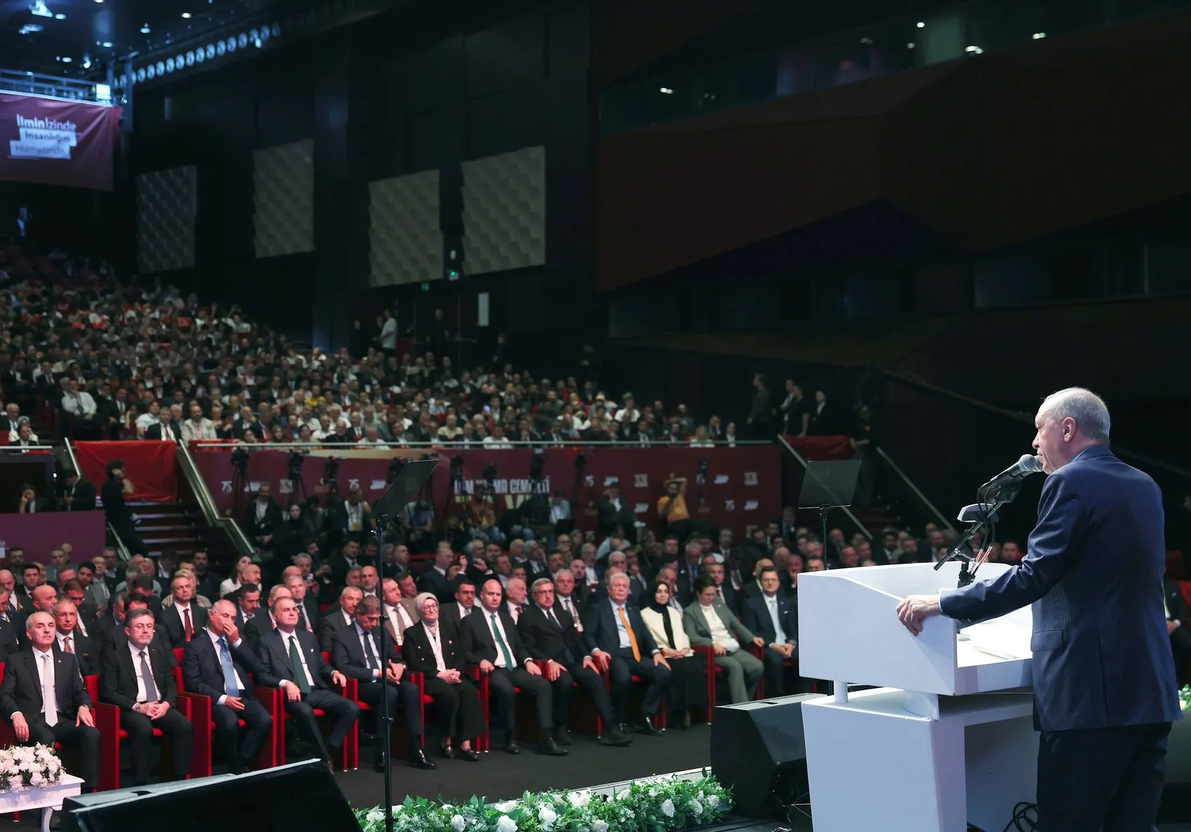 Gençlerin zihnine dijital pranga: Cumhurbaşkanı Erdoğan'dan tekno-oligark uyarısı