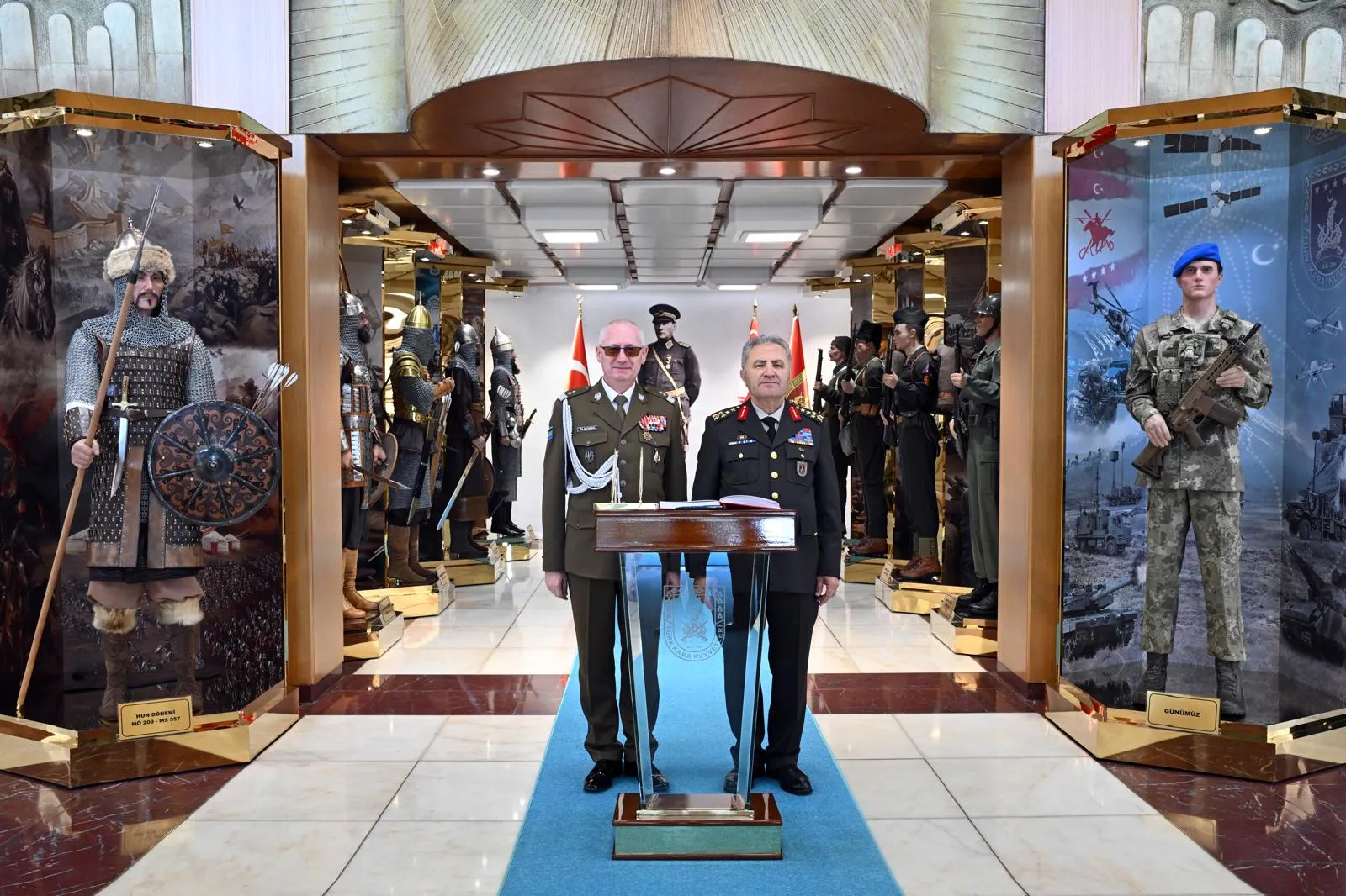 Ankara'da kritik savunma zirvesi: Polonyalı komutan ağırlandı