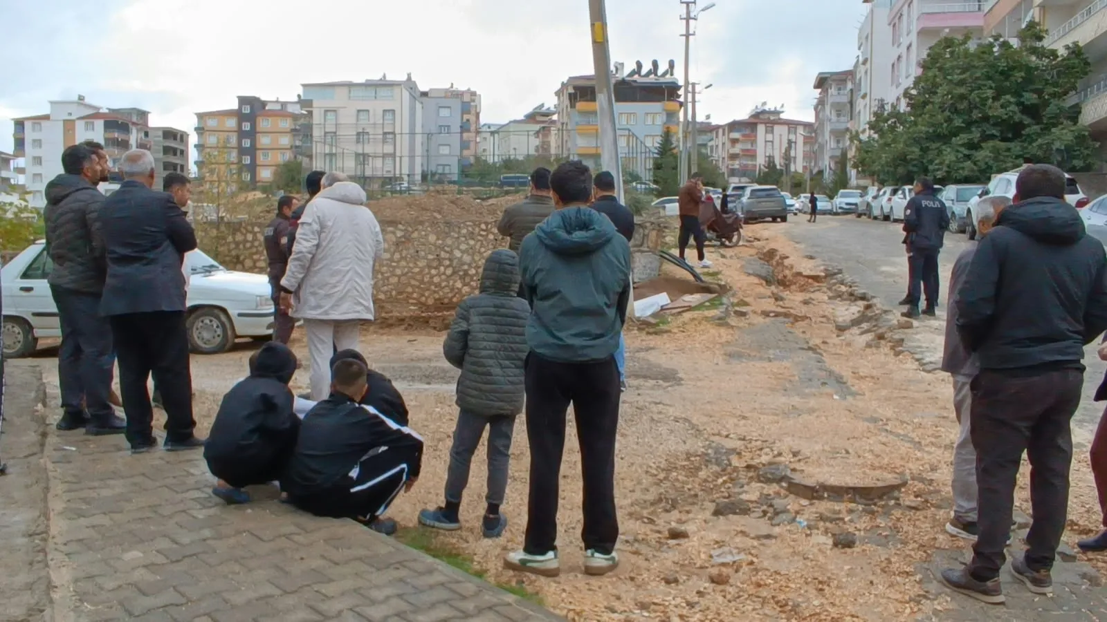 Besni'de yürek yakan kaza: Oyuncağının peşinden giden çocuktan acı haber geldi