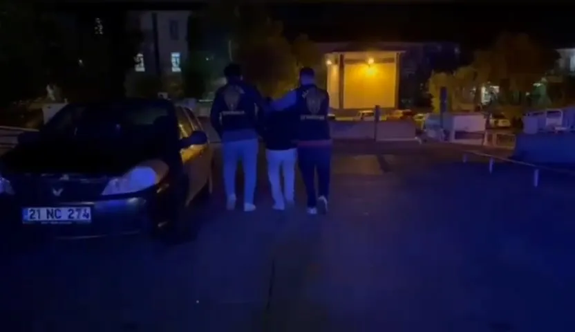 Diyarbakır'da 19 yıllık sır perdesi: Anne ve babanın da aralarında olduğu 6 kişi gözaltında