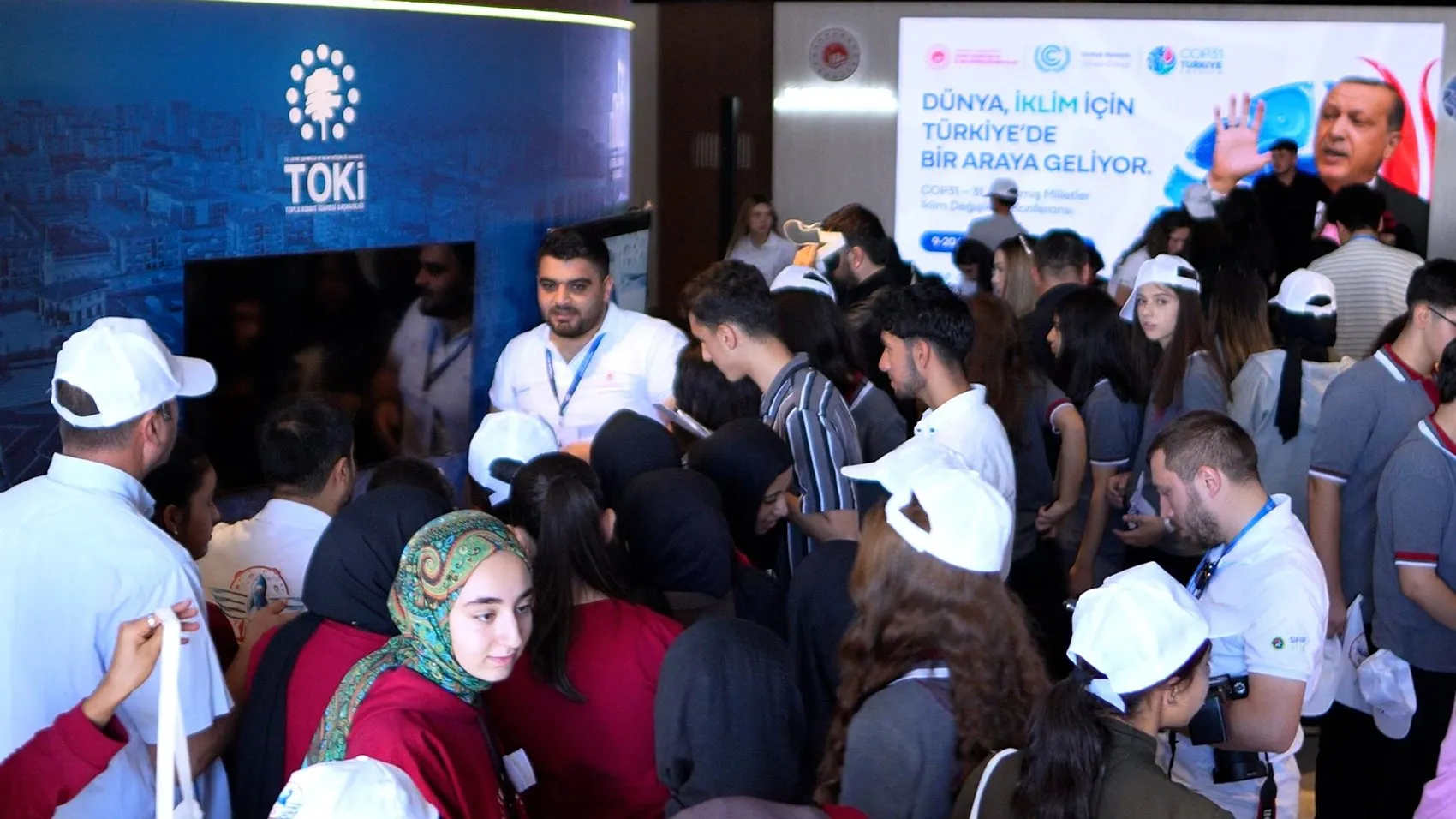 Şanlıurfa’da TEKNOFEST Rüzgarı: Bakan Kurum Geleceğin Mühendisleriyle Buluştu