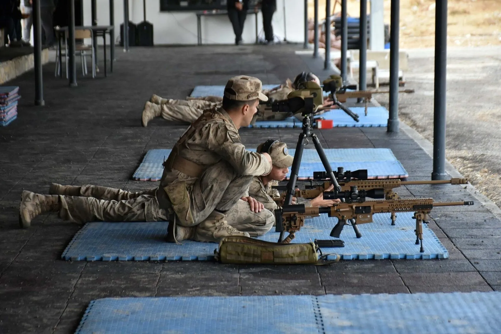 Foça'da nefes kesen rekabet: Dünyanın en iyi keskin nişancıları Boran-8 için buluştu