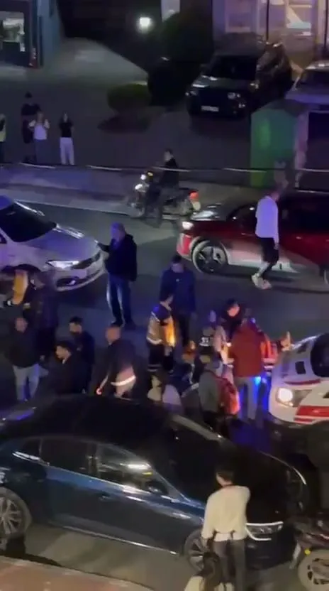 İnegöl'de sollama girişimi faciaya dönüştü: İki genç yaralandı