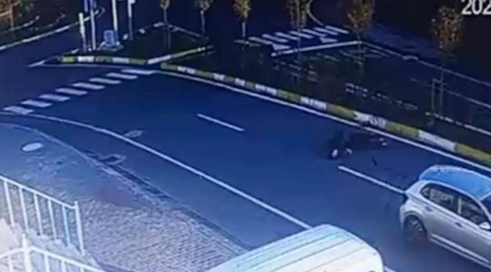 Yaya geçidinde dehşet anları: İki öğretmenin havaya savrulduğu o kaza kamerada