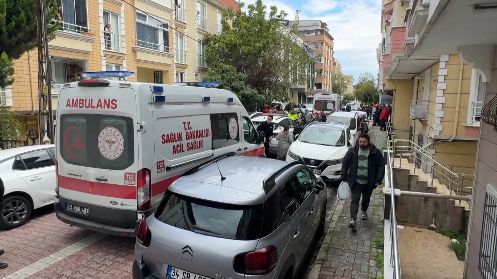 Trafikte başlayan gerilim kanlı bitti: Evinin önünde dehşeti yaşattılar