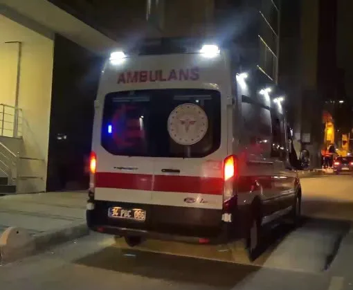 Bahçelievler'de gece yarısı paniği: 6 katlı otel alevlere teslim oldu