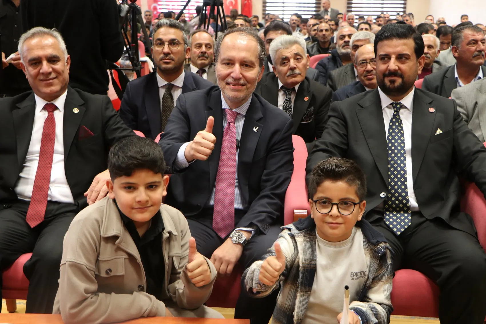 Fatih Erbakan'dan Van'da tarihi uyarı: Türk ve Kürt bir olursa kimse duramaz