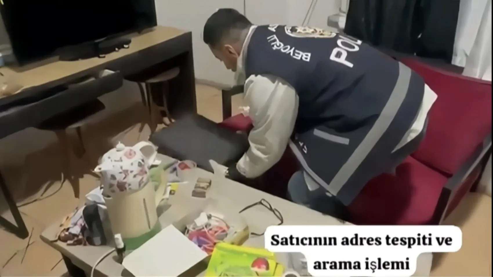 Taksim'de suçüstü yakalandı: Telefonundaki su faturası sonunu getirdi