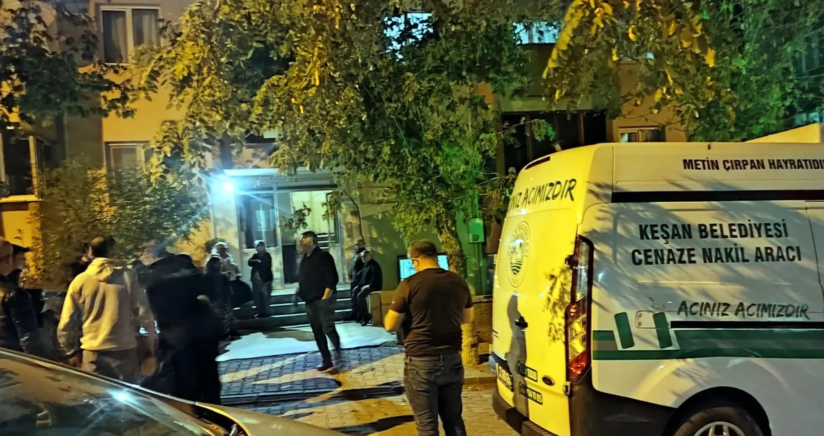 Keşan'da apartmanı saran ağır koku acı gerçeği ortaya çıkardı