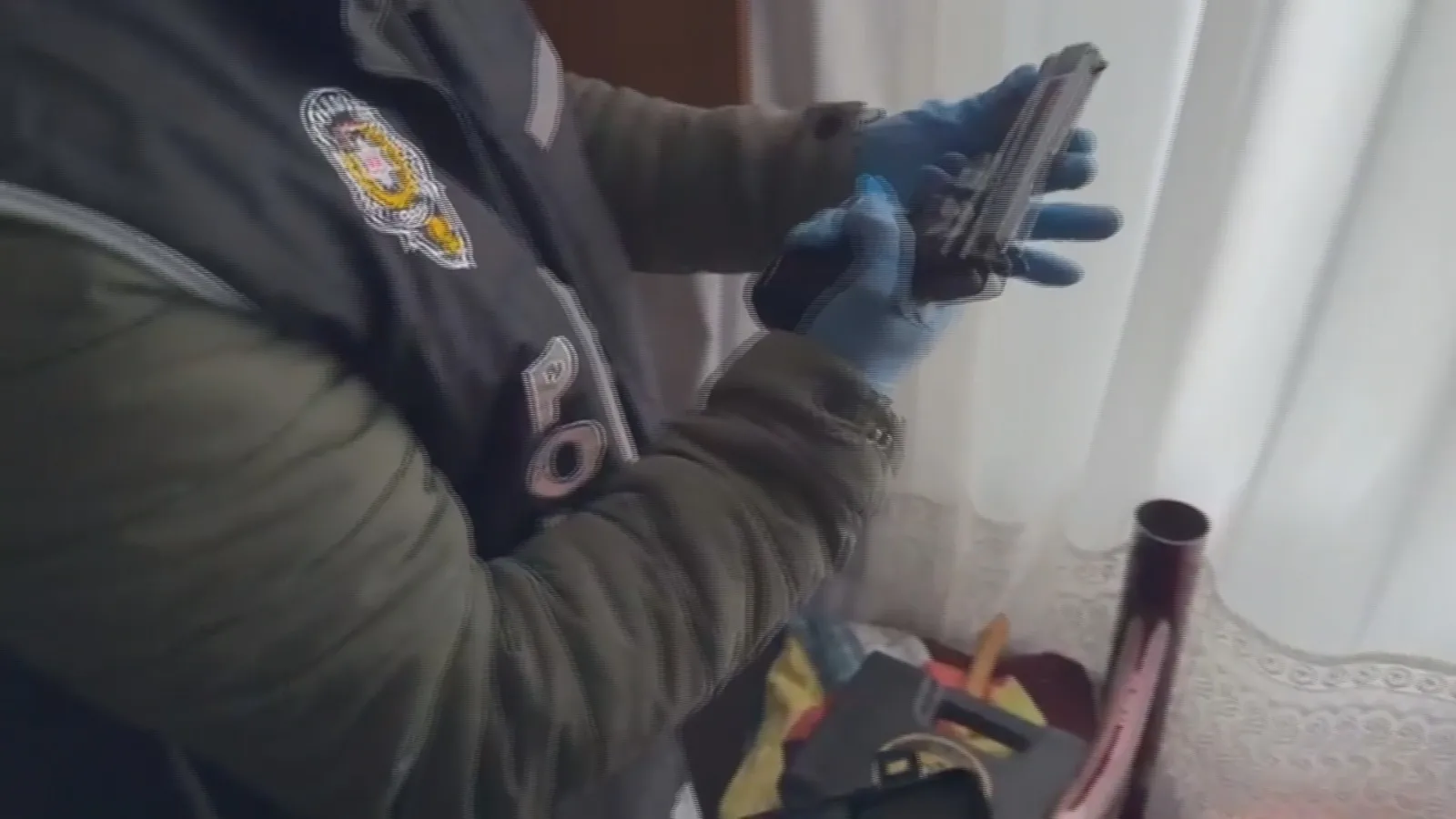 Amasya'da av bayisi maskeli yasa dışı silah ağı çökertildi