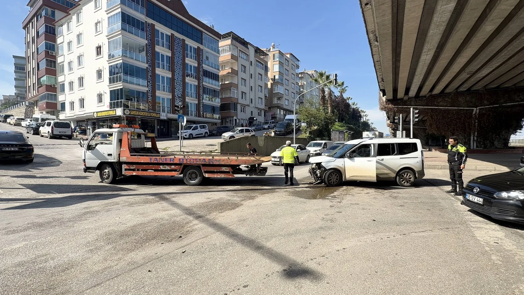 Samsun'da trafik dehşeti: Kavşakta kırmızı ışık ihlali faciaya yol açtı