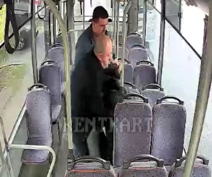 Edirne'de toplu taşımada panik anları: Şoförlerin soğukkanlı müdahalesi kamerada