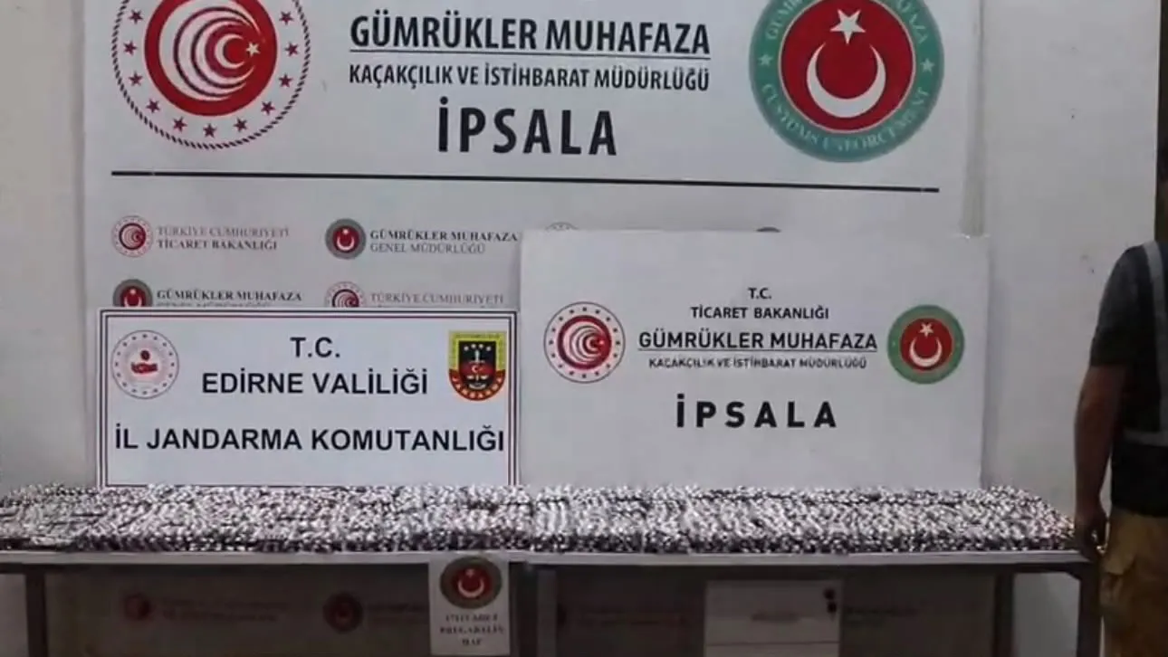 İpsala'da şüpheli hareketler yakayı ele verdi: Binlerce hapla yakalandı
