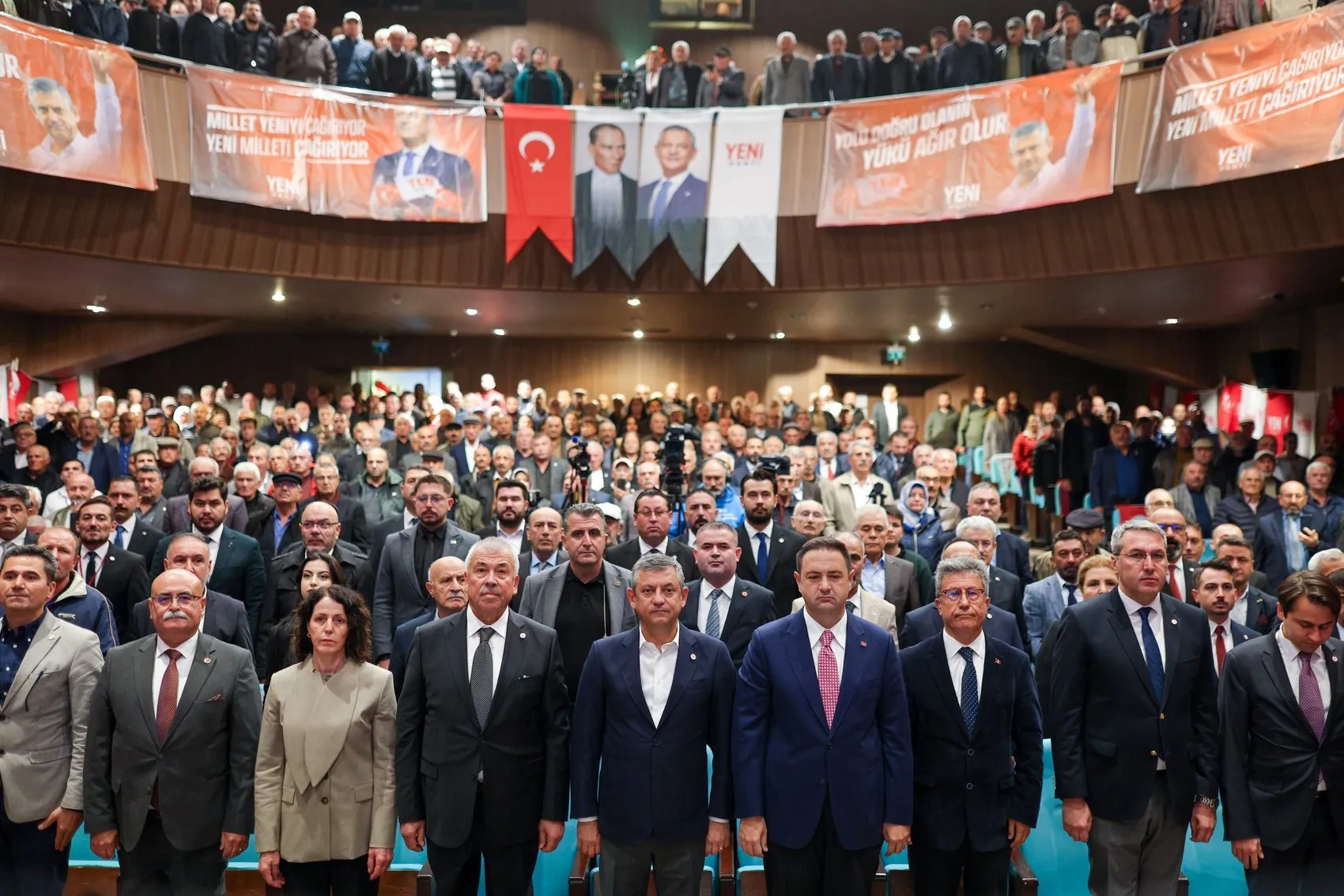 Özgür Özel'den Yozgat'ta sandık vurgusu: Kararı tek kişi değil, 2 bin 912 üye verecek