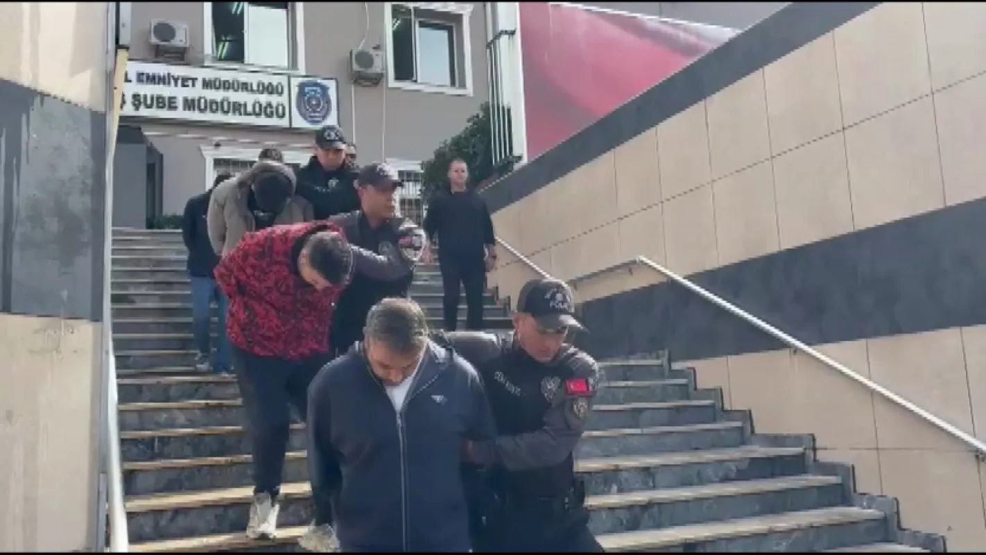 Ünlü yapımcıya 3,5 milyon Euro'luk tehdit şoku: Eski damat ve emlakçı gözaltında
