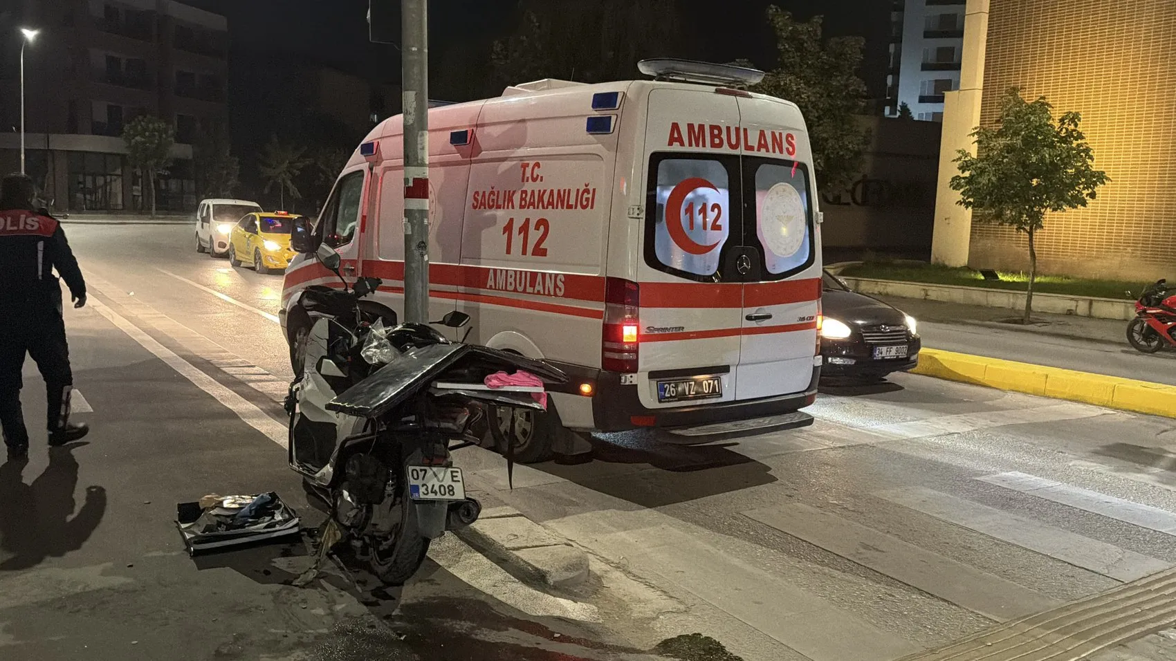 Eskişehir'de motosiklet dehşeti: Ehliyetsiz sürücü kavşağı birbirine kattı