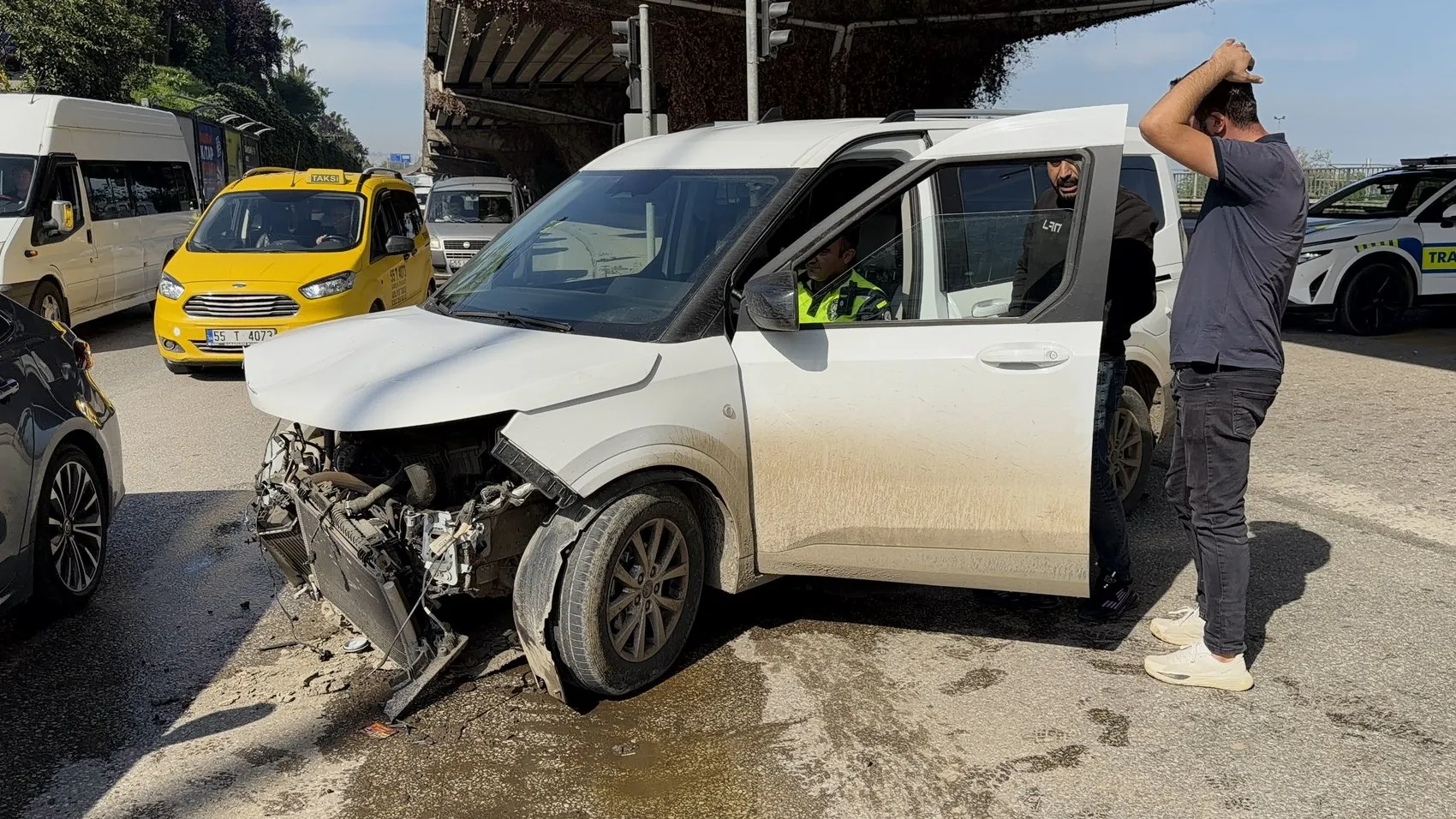 Samsun'da trafik dehşeti: Kavşakta kırmızı ışık ihlali faciaya yol açtı