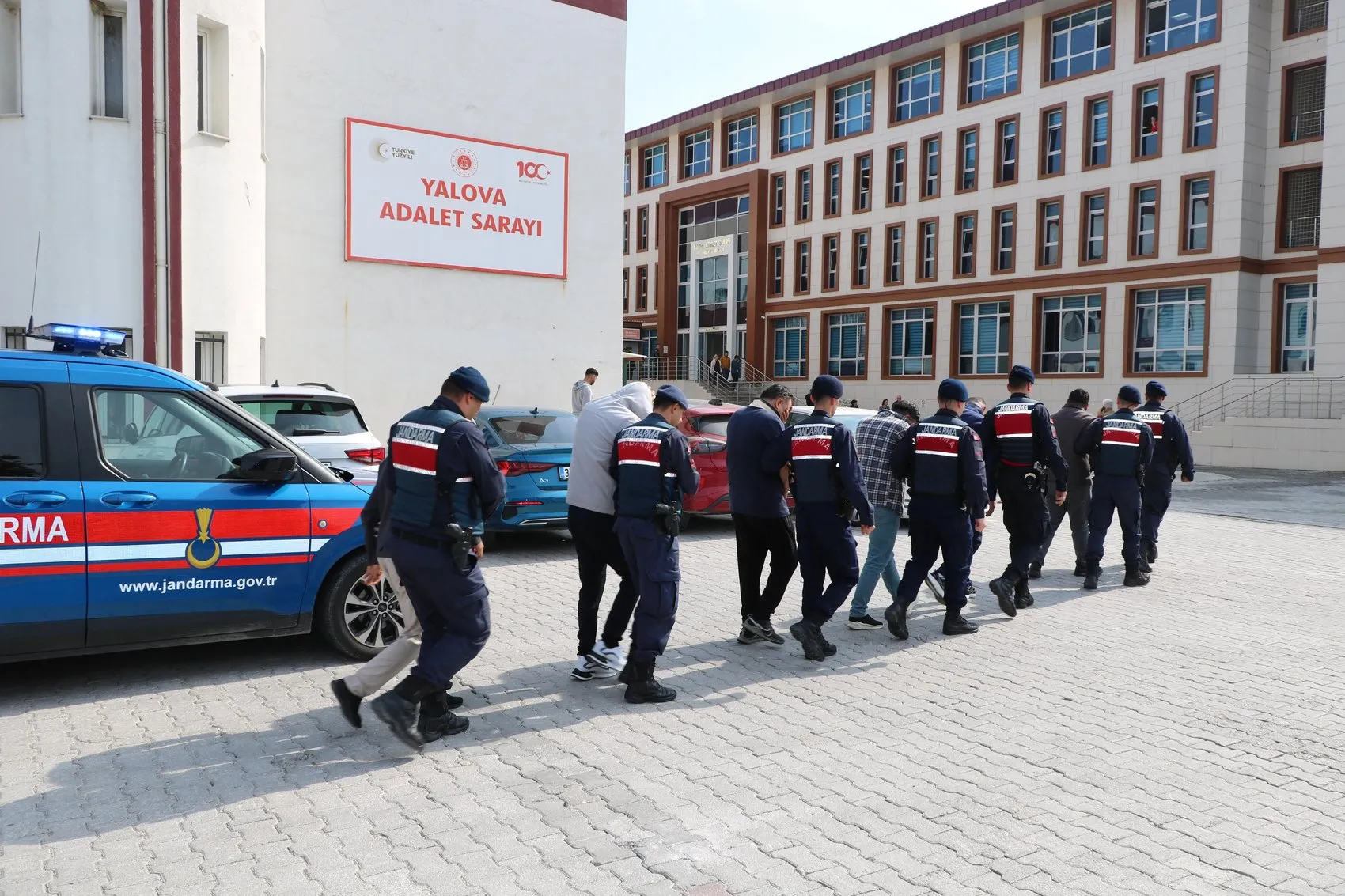 Dijital ağlara kurulan sinsi tuzak: 6 ilde eş zamanlı operasyonla çökertildi