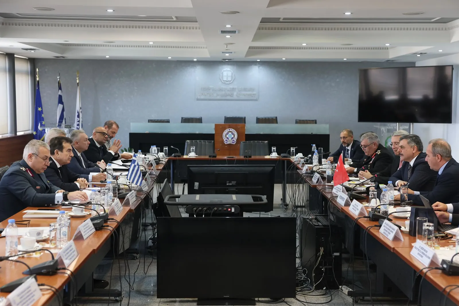 Atina'da kritik güvenlik zirvesi: Türkiye'den suçluların iadesi için net mesaj