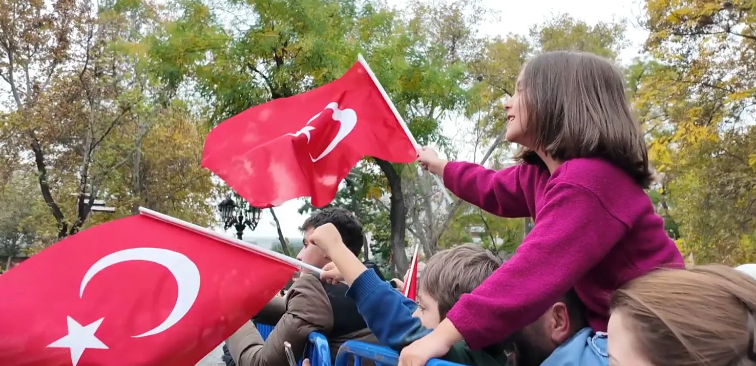 Ankara sokaklarında Cumhuriyet coşkusu: Mehmetçik gururla yürüdü