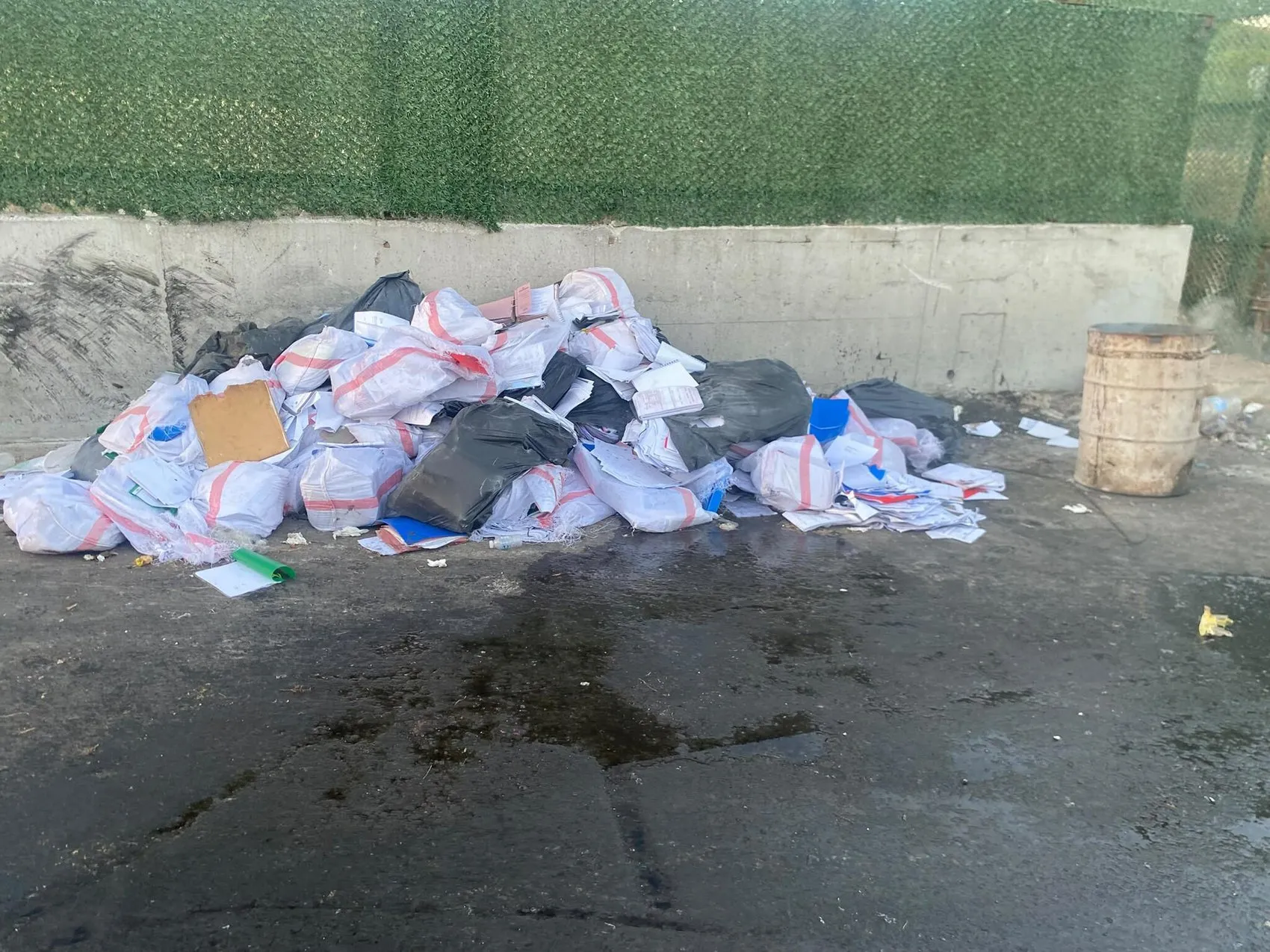 Çeşme Belediyesi'nde evrak imha paniği: Temizlik işçisi suçüstü yakalandı