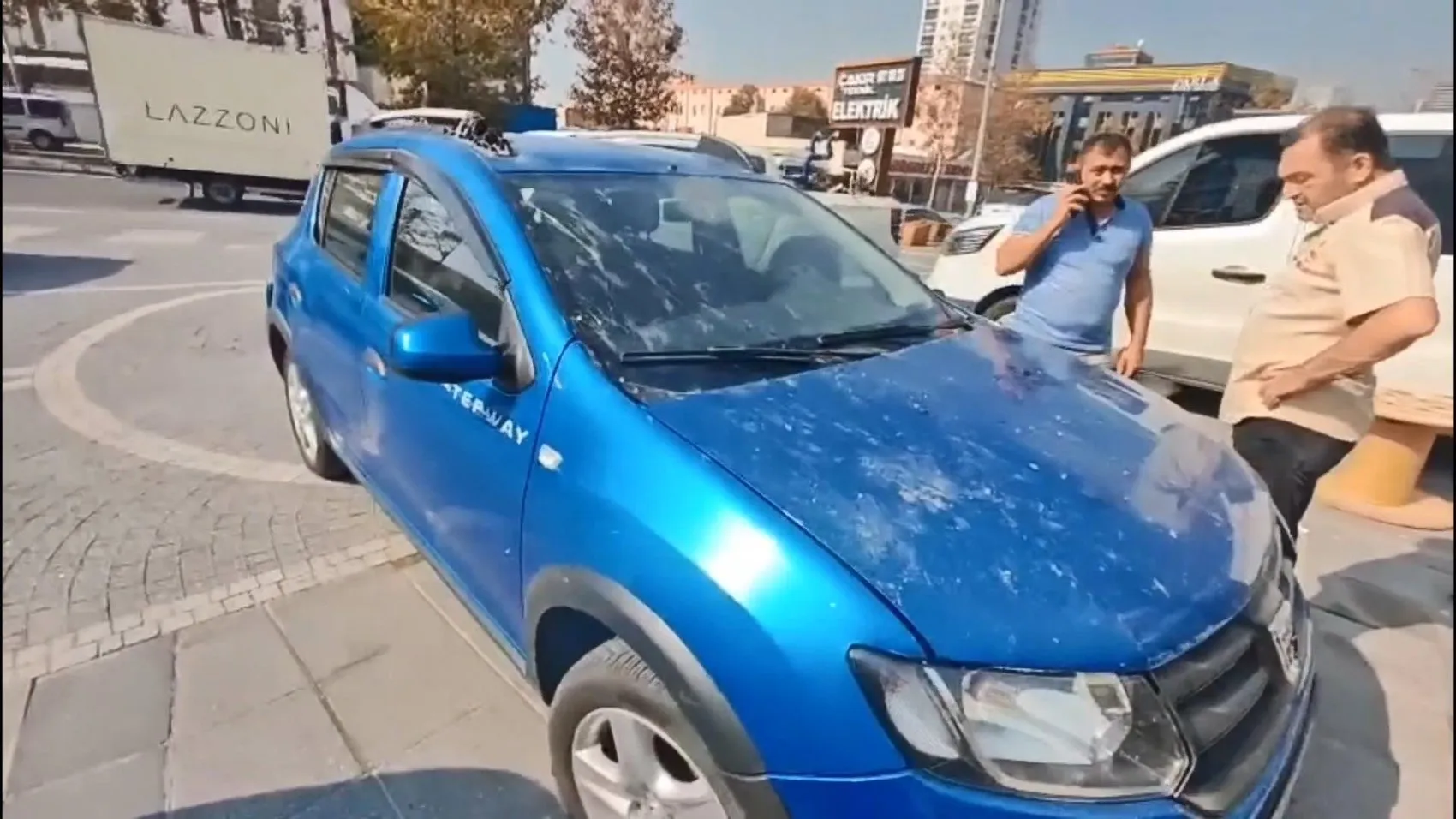 Börek yerken ölümle burun buruna geldi: Saniyelerle kurtuldu
