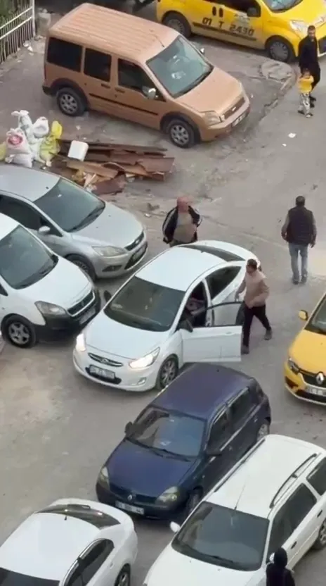 Adana sokaklarında dehşet anları: Tartıştıkları şahsı bagaja kilitleyip kayıplara karıştılar
