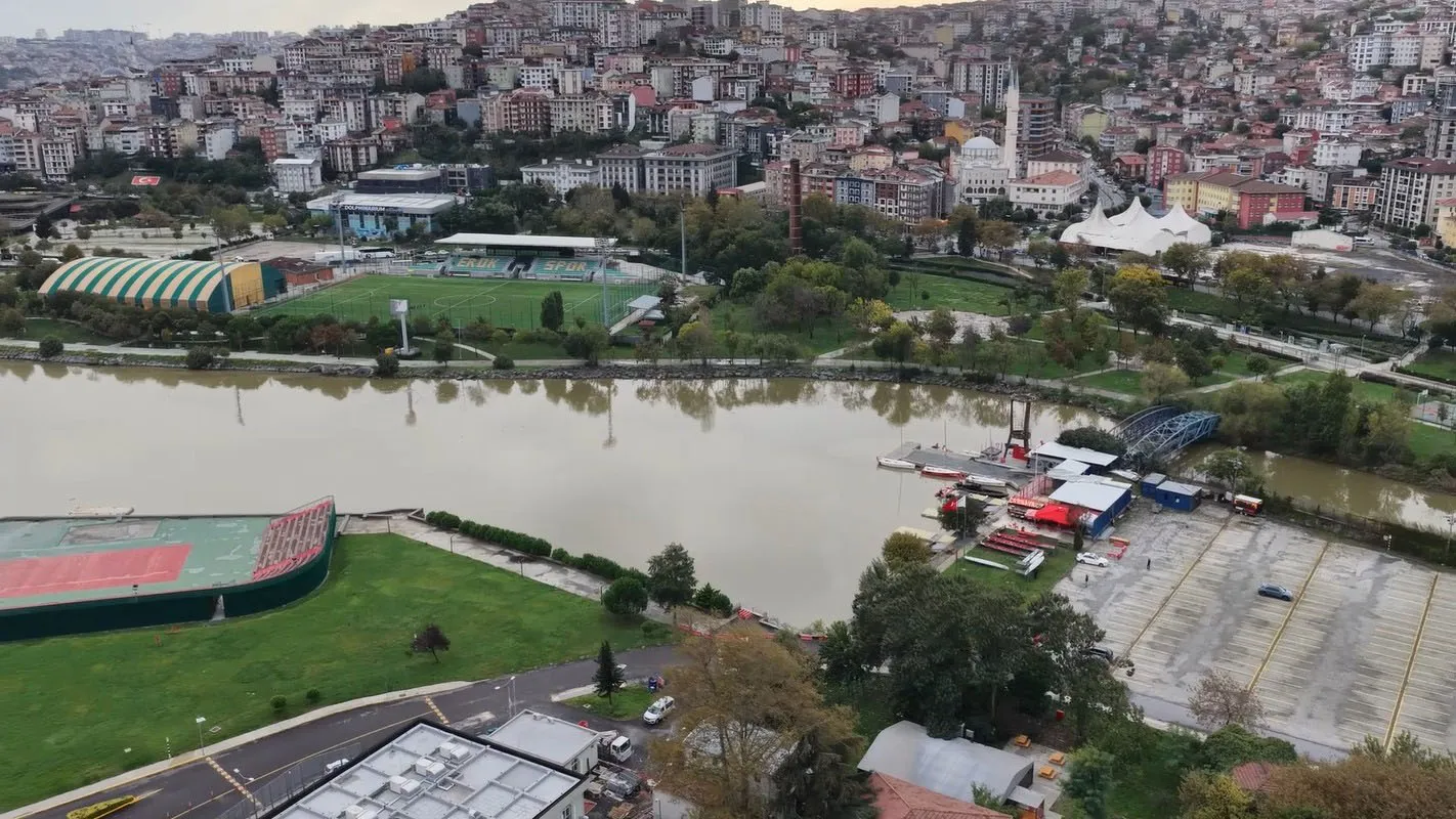 İstanbul'da felaketin izleri: Altın Boynuz çamura teslim oldu