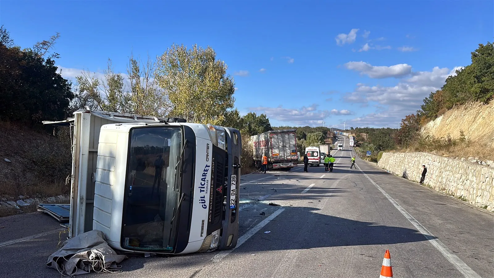 Edirne yolunda dehşet anları: TIR ile kamyonet çarpıştı